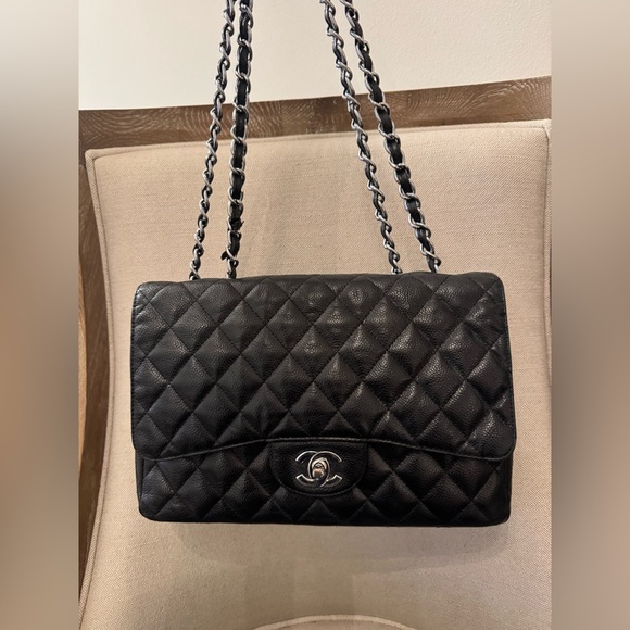 Chanel Black caviar quilted Jumbo single flap Shoulder Bag w Box & dust bag. - Picture 2 of 15